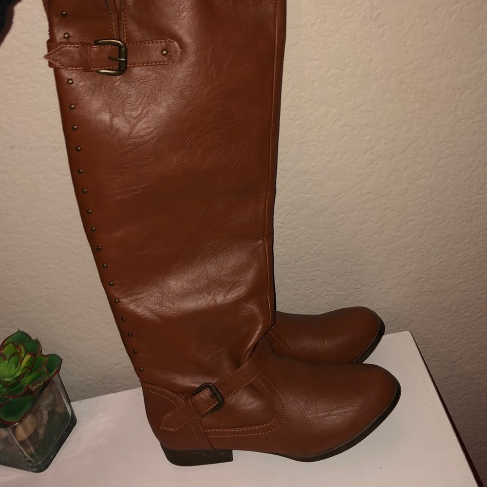 brown boots